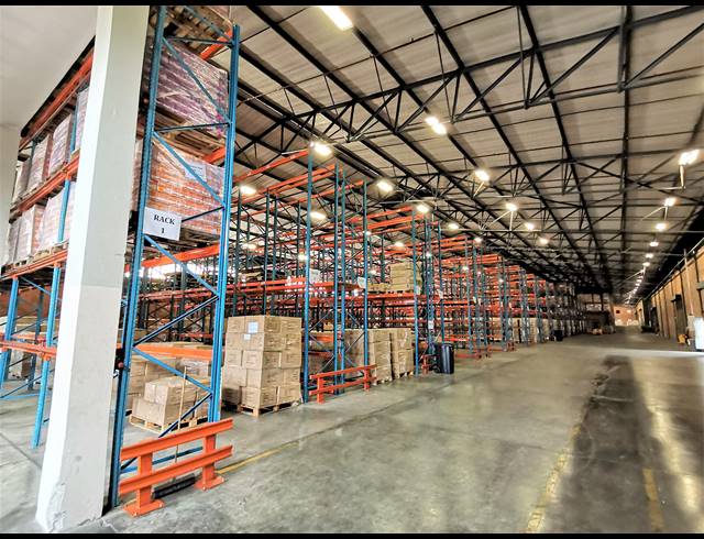 5,862M² WAREHOUSE FOR SALE IN POMONA